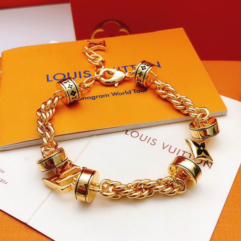 LV Suits 01yxx28 (1)