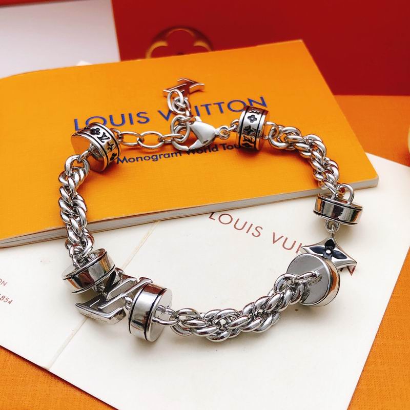 LV Suits 01yxx28 (5)