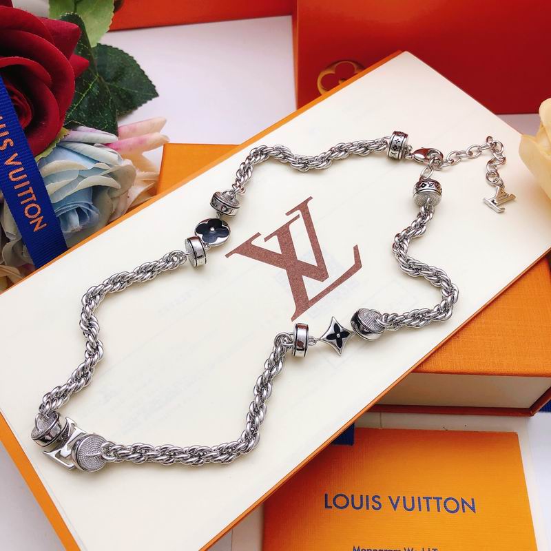 LV Suits 01yxx28 (9)