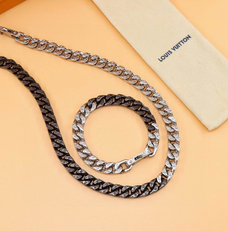 LV Suits 01yxx29 (10)