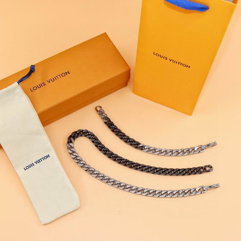 LV Suits 01yxx29 (9)