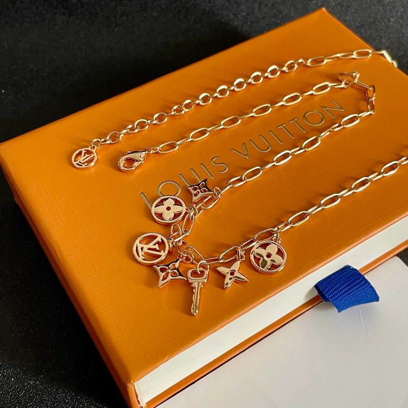 LV Suits 11yxx06 (12)