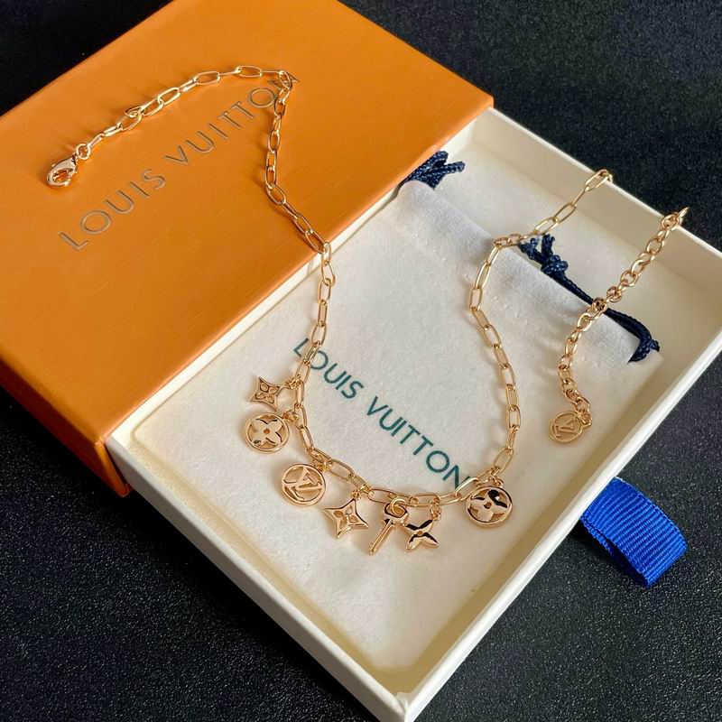 LV Suits 11yxx06 (13)