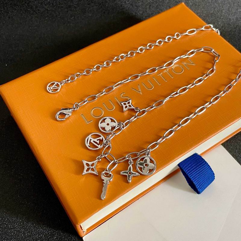 LV Suits 11yxx06 (17)