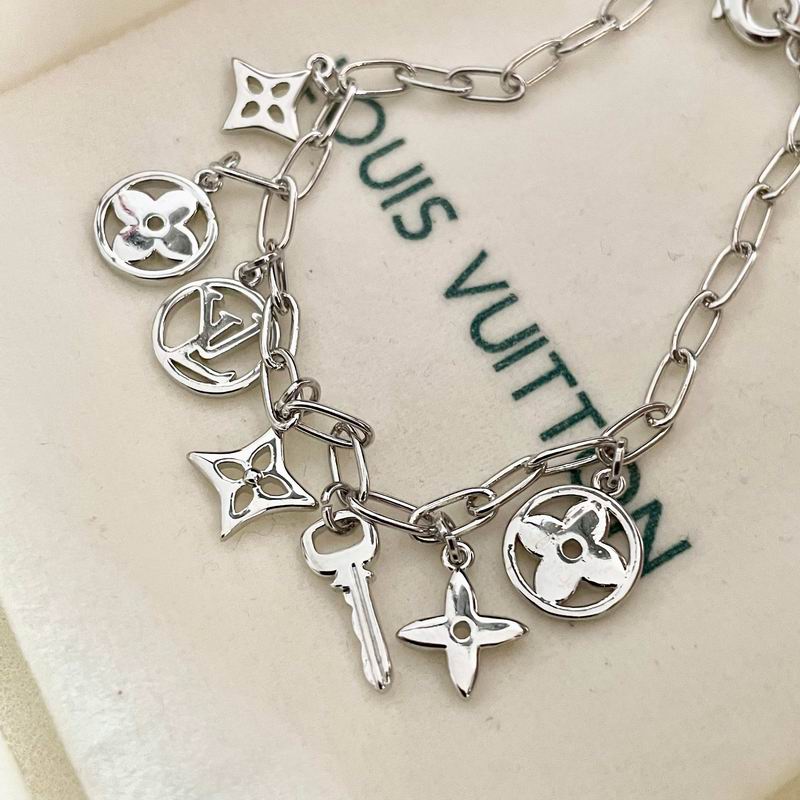 LV Suits 11yxx06 (5)