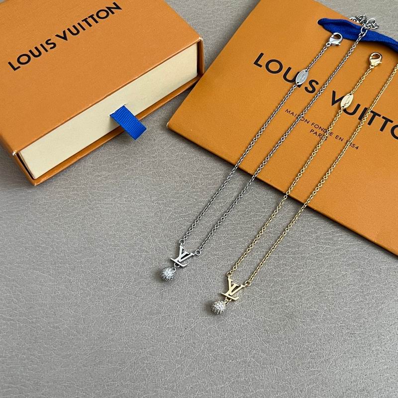 LV Suits 11yxx08 (1)