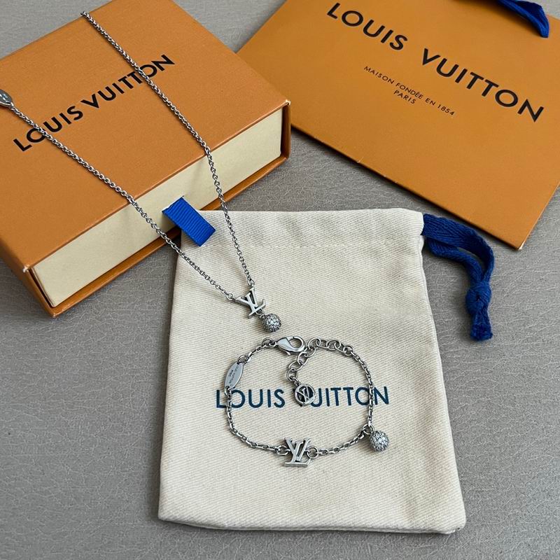 LV Suits 11yxx08 (10)