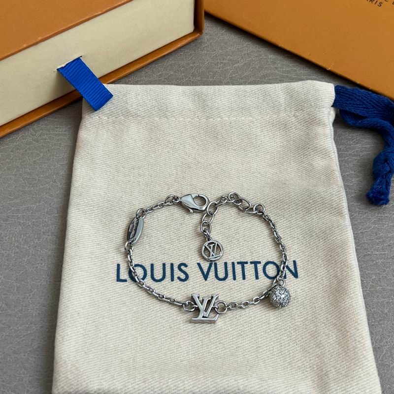 LV Suits 11yxx08 (11)