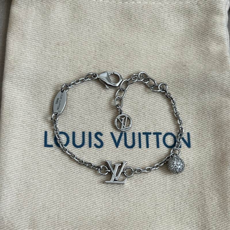 LV Suits 11yxx08 (12)