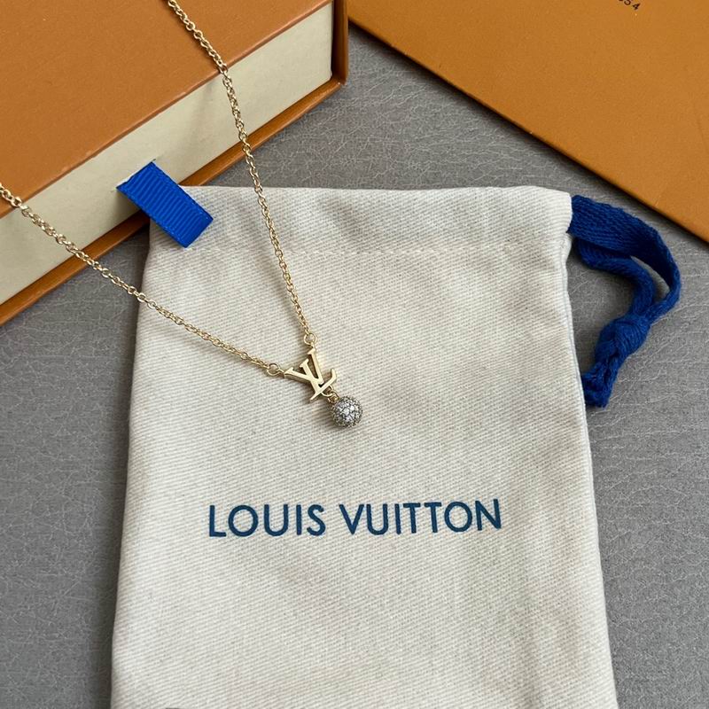 LV Suits 11yxx08 (15)