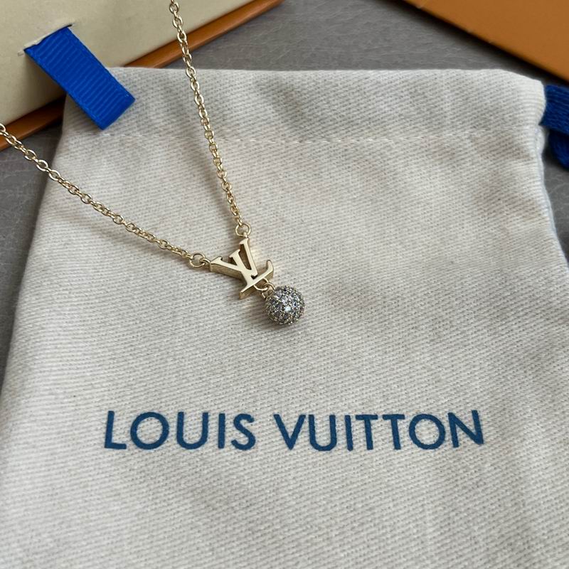 LV Suits 11yxx08 (16)