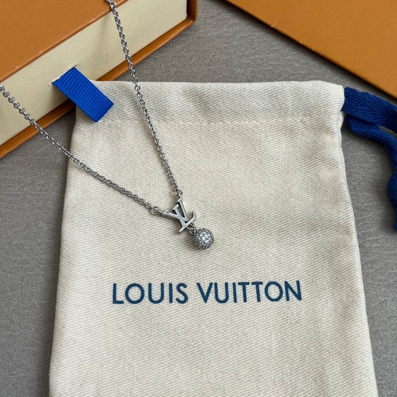 LV Suits 11yxx08 (18)