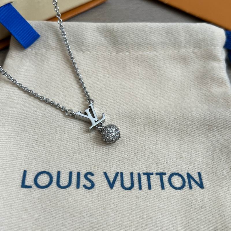 LV Suits 11yxx08 (19)