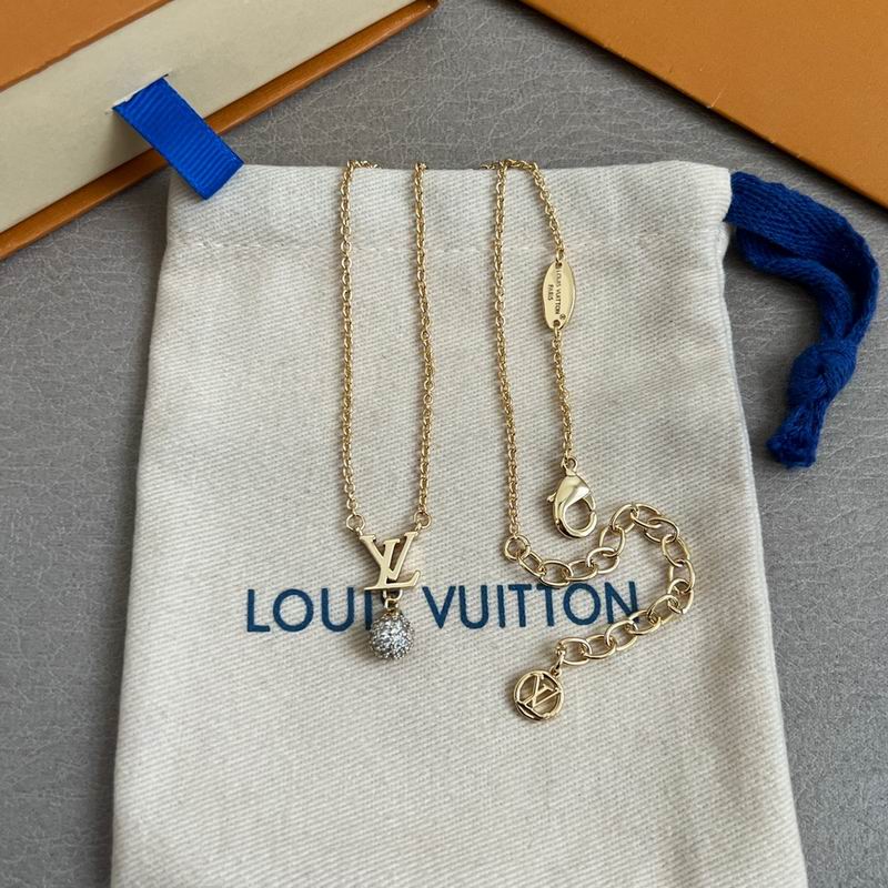 LV Suits 11yxx08 (2)