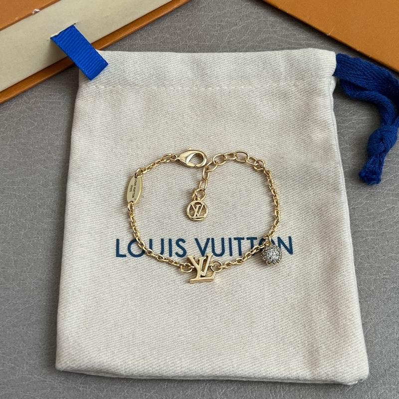 LV Suits 11yxx08 (6)