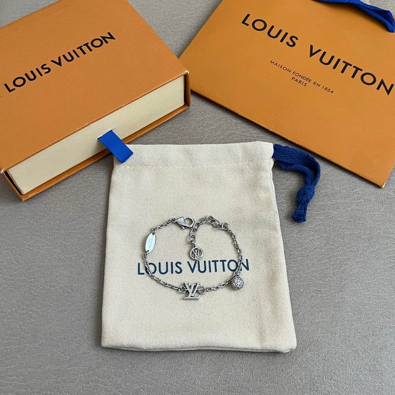 LV Suits 11yxx08 (9)