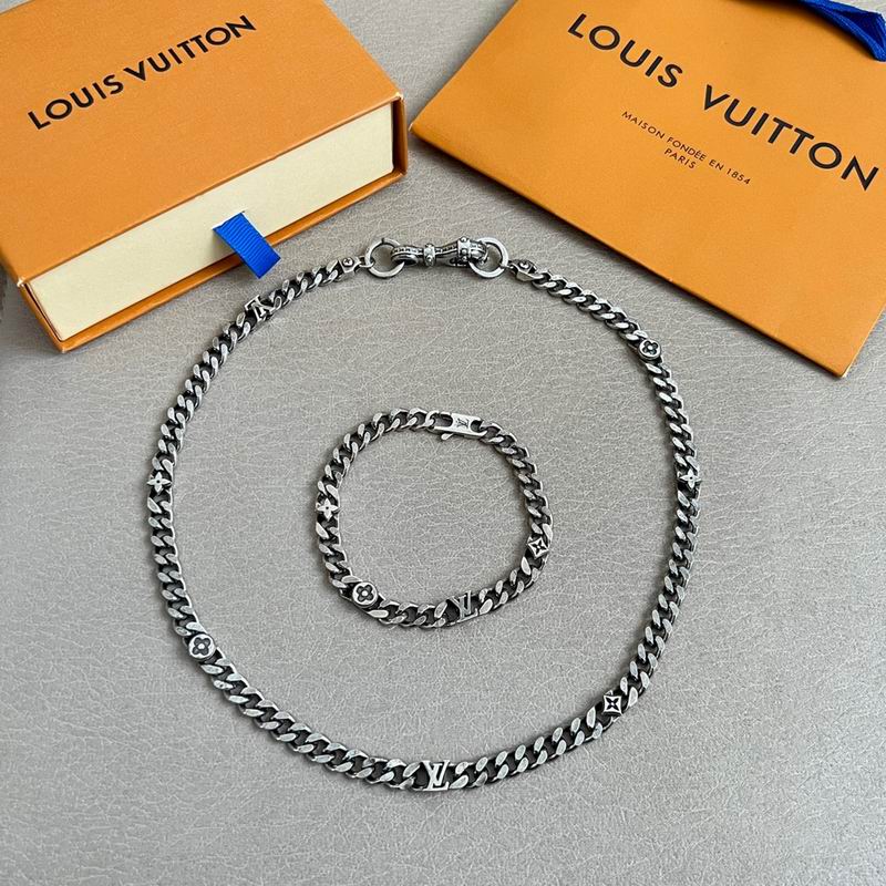 LV Suits 12yxx10 (3)