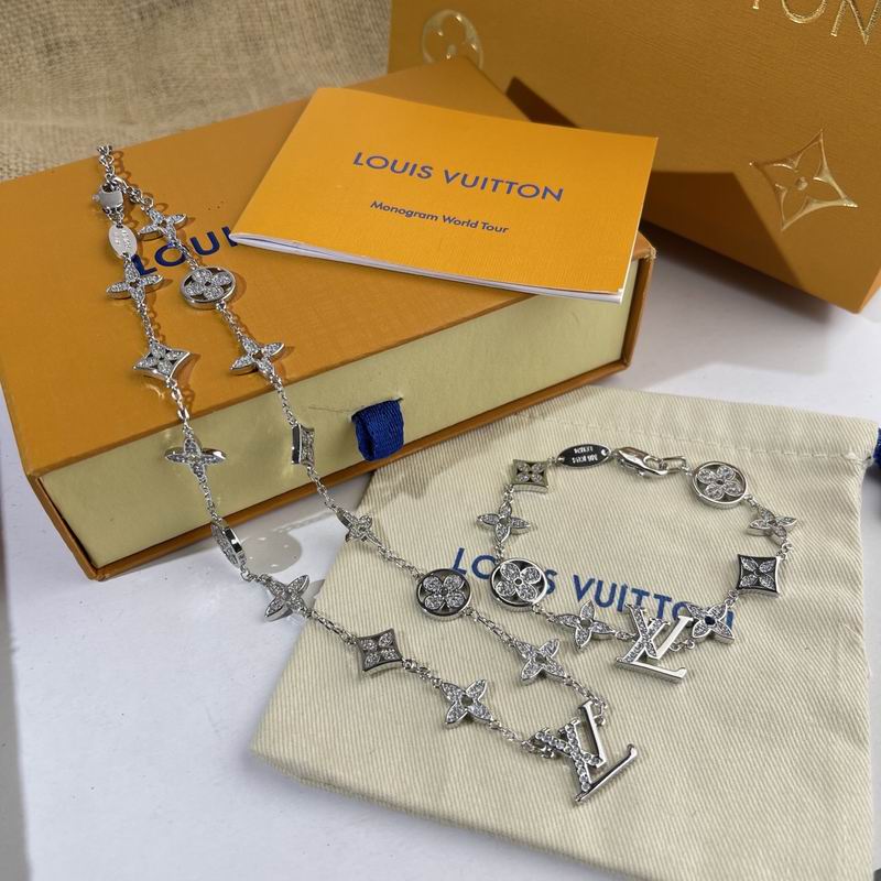 LV Suits 12yxx12 (5)