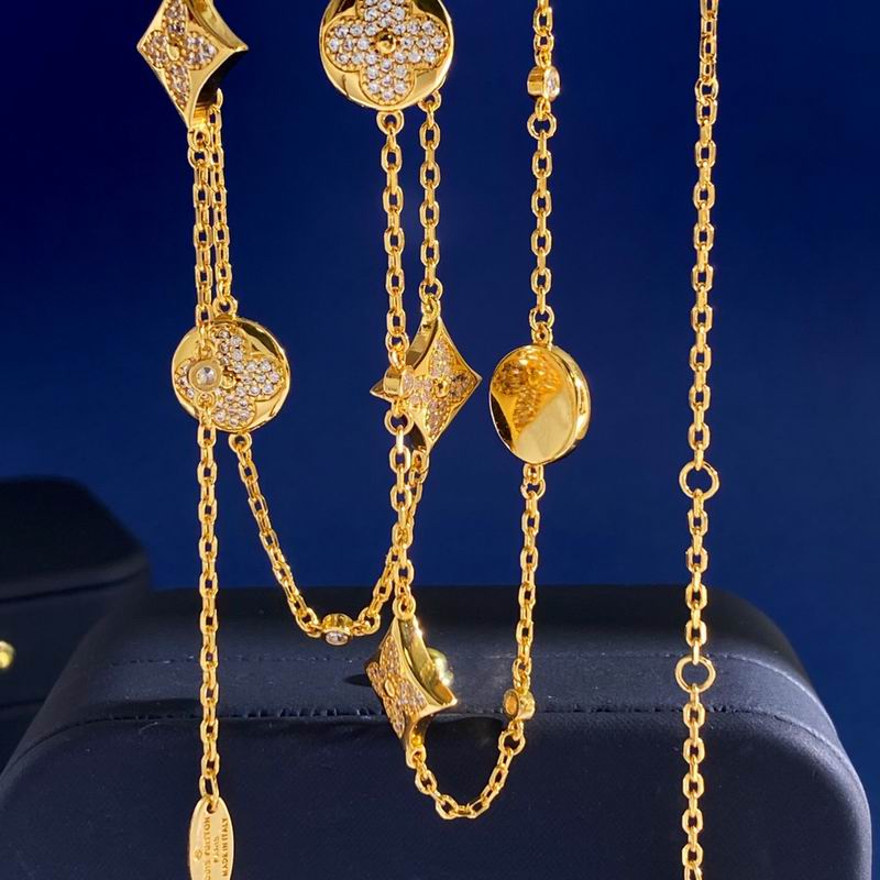 LV Suits 12yxx14 (2)