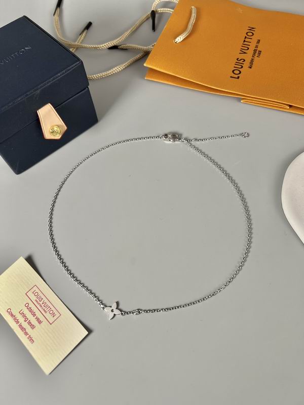 LV Suits 12yxx16 (3)