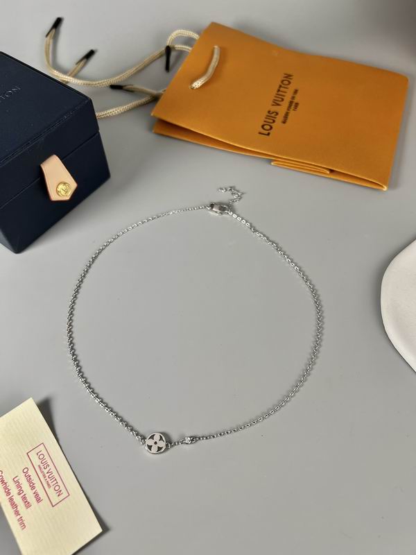 LV Suits 12yxx17 (3)