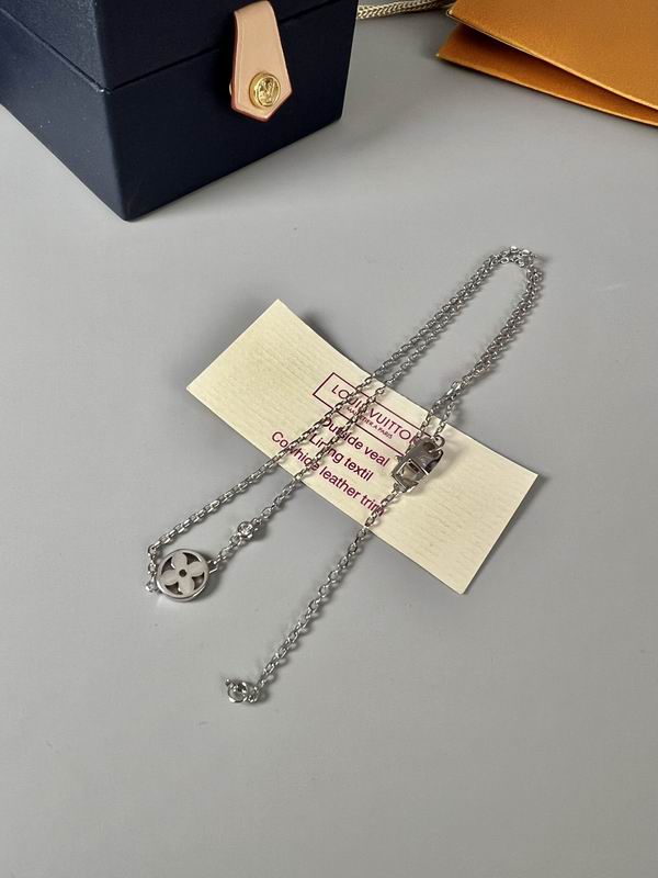 LV Suits 12yxx17 (6)