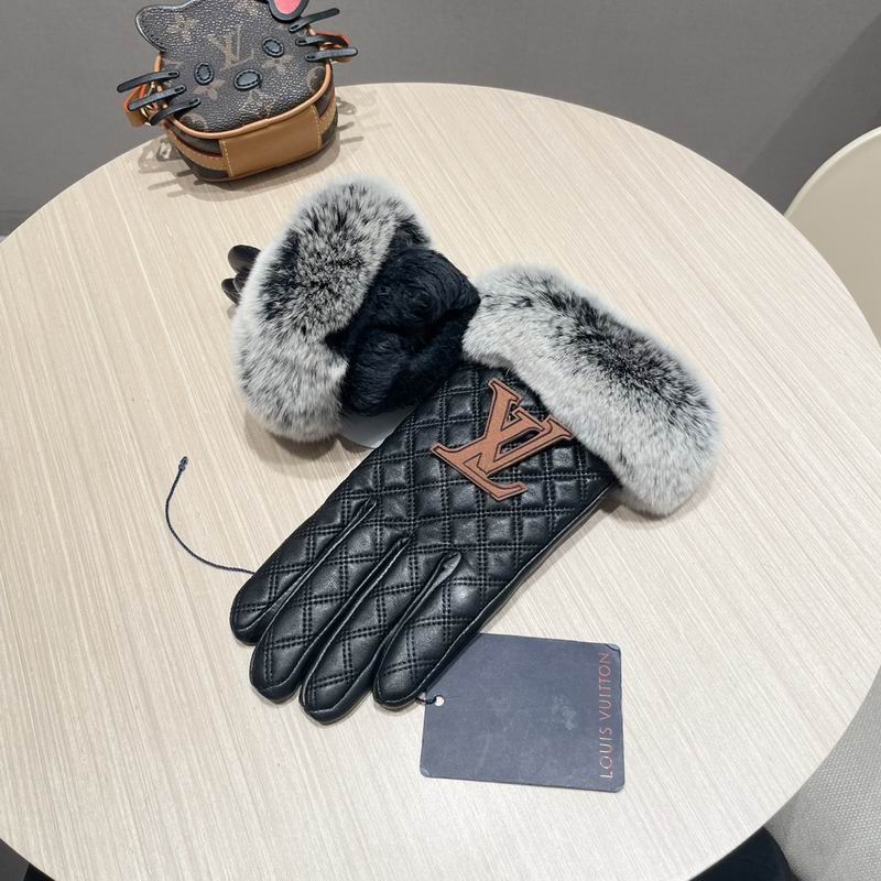 LV gloves 45 (3)