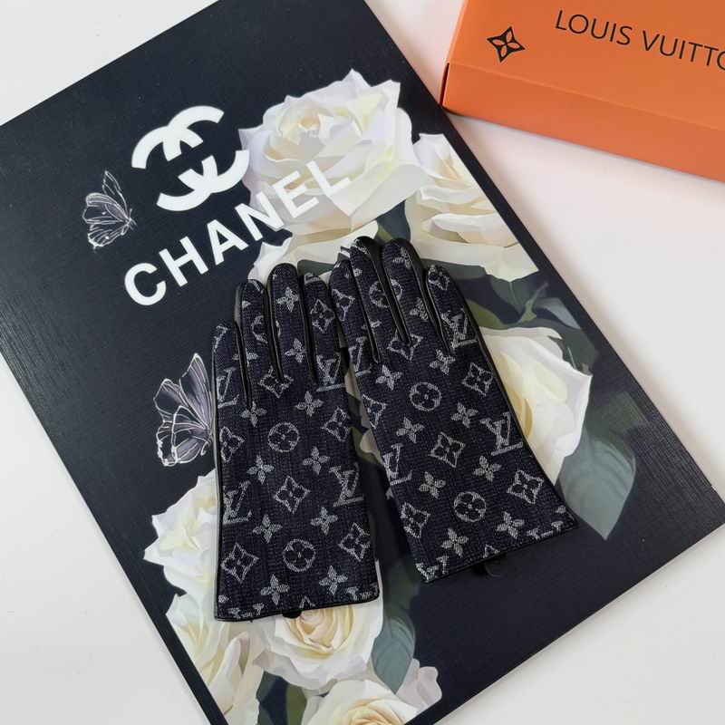 LV gloves 48 (18)