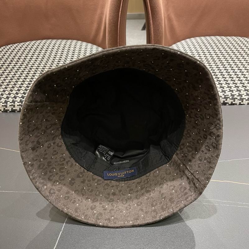 LV hat (1110)