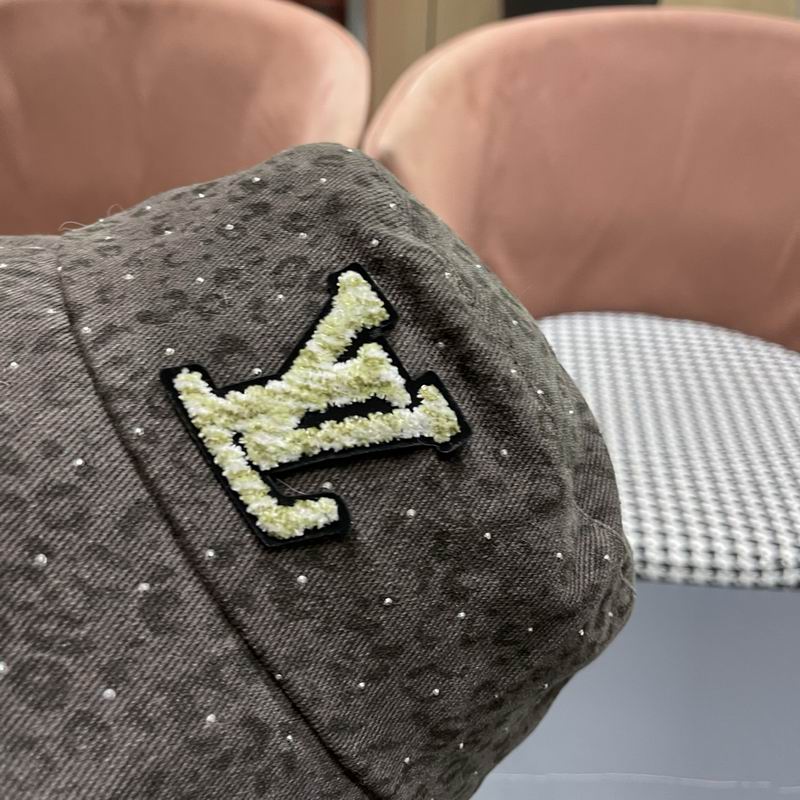 LV hat (1111)
