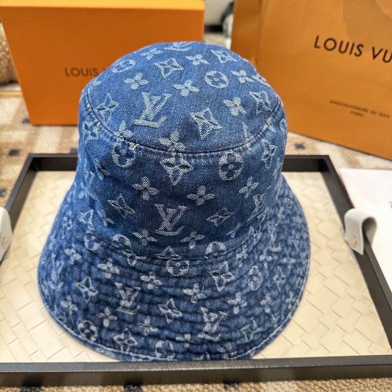 LV hat (1350)