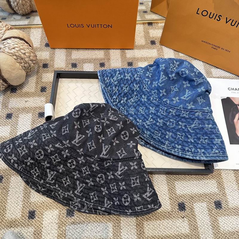 LV hat (1352)