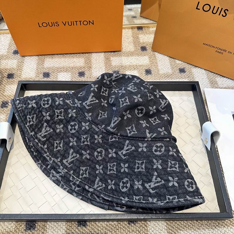 LV hat (1354)