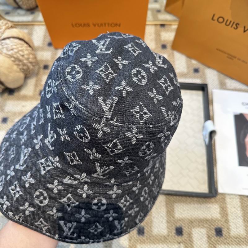 LV hat (1357)