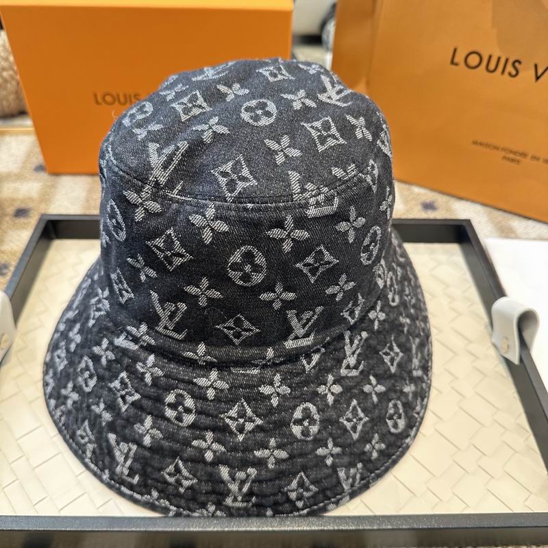 LV hat (1362)