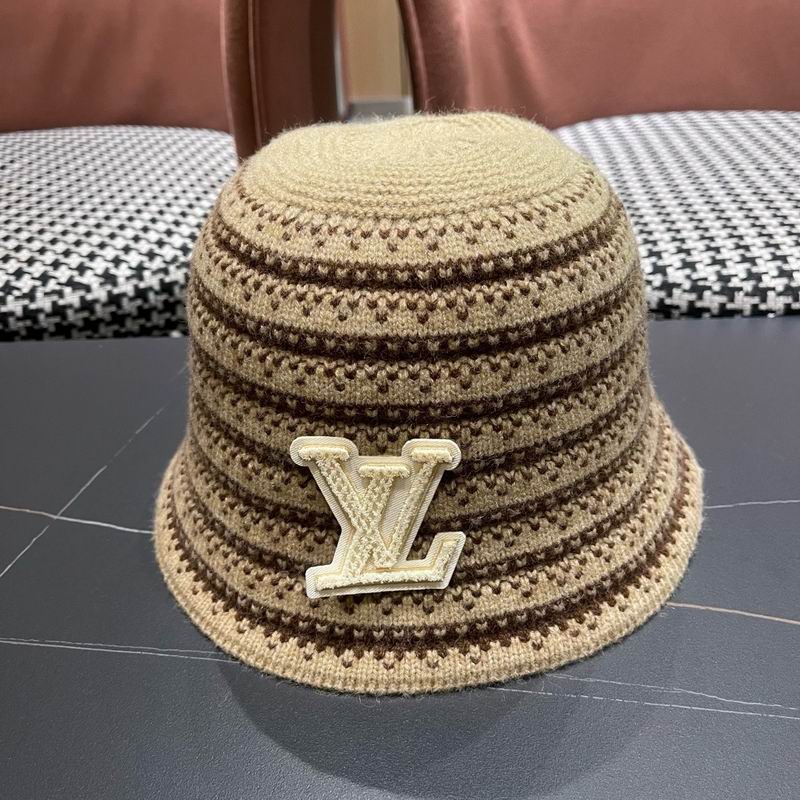 LV hat (1593)