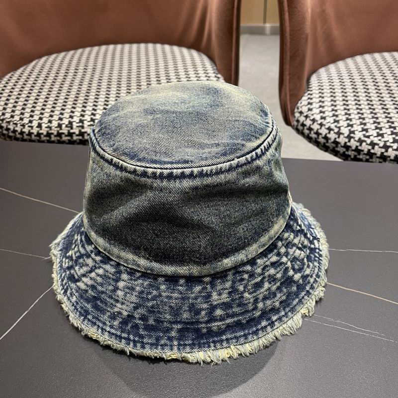 LV hat (245)