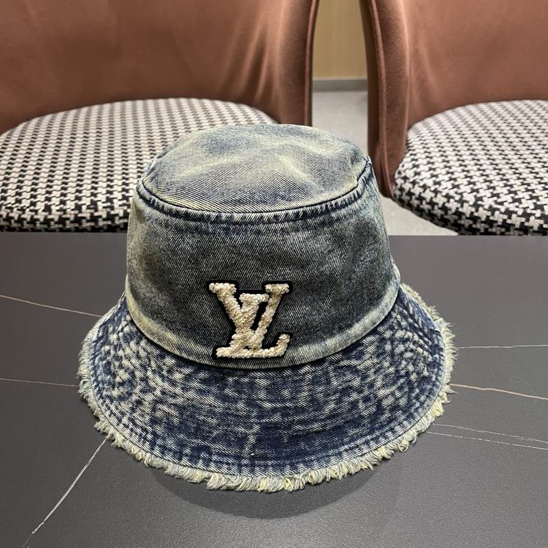 LV hat (250)