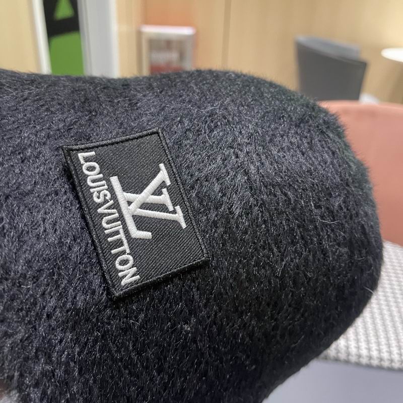 LV hat (534)