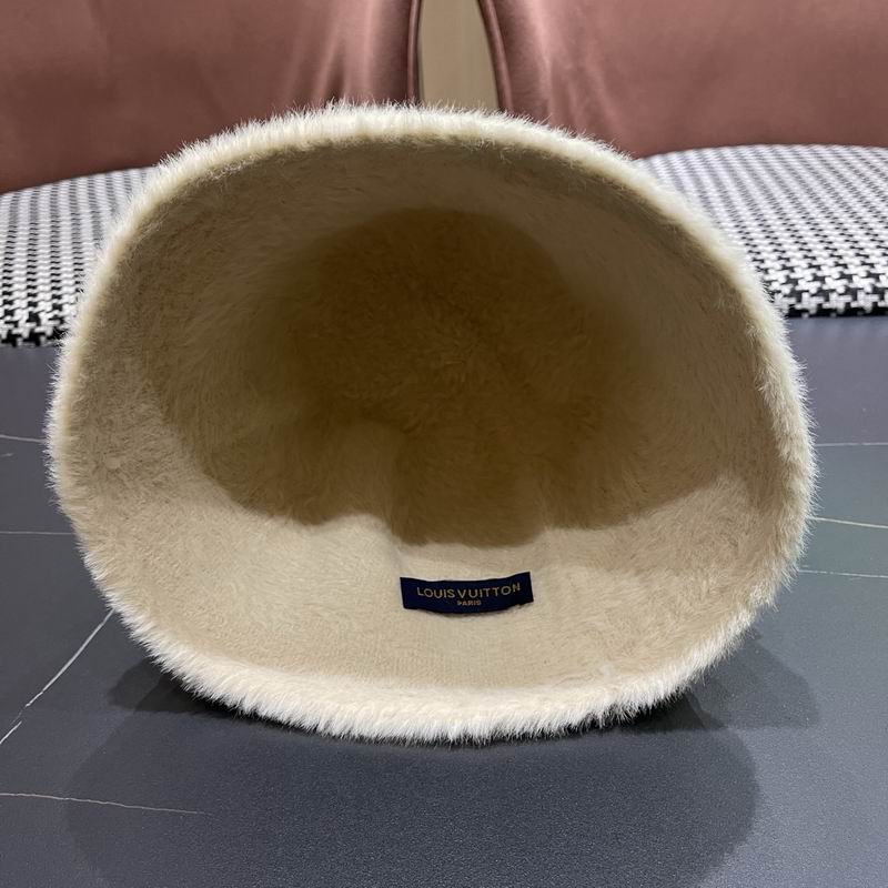 LV hat (587)