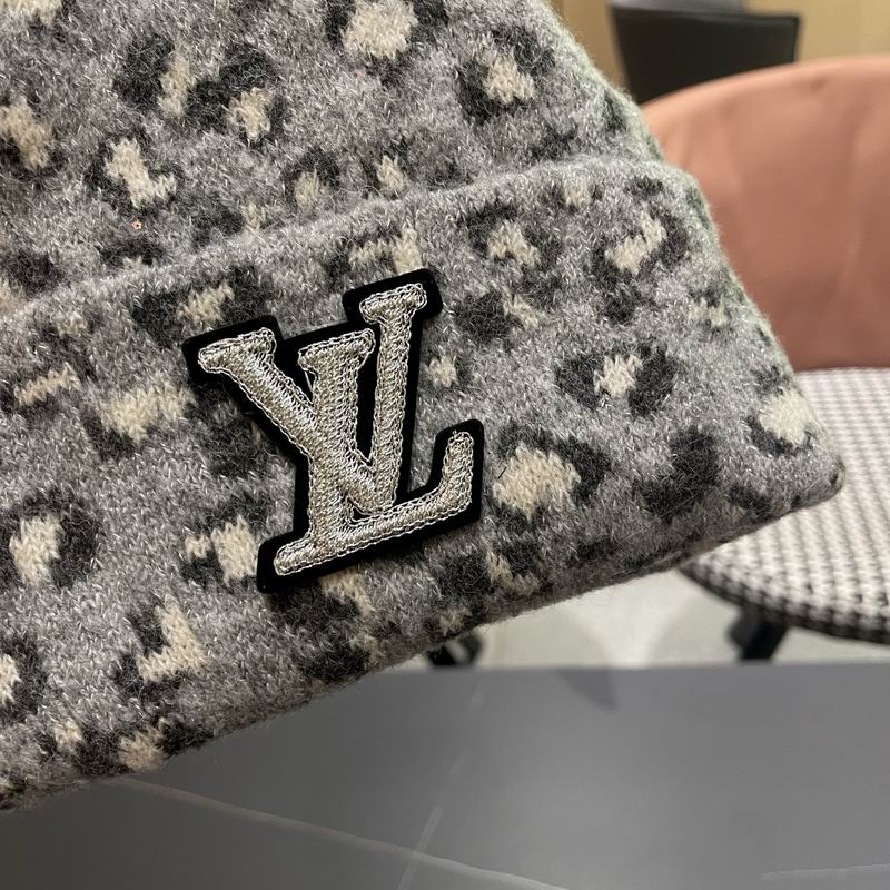 LV hat (714)