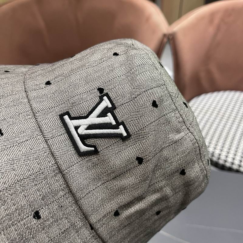 LV hat (945)