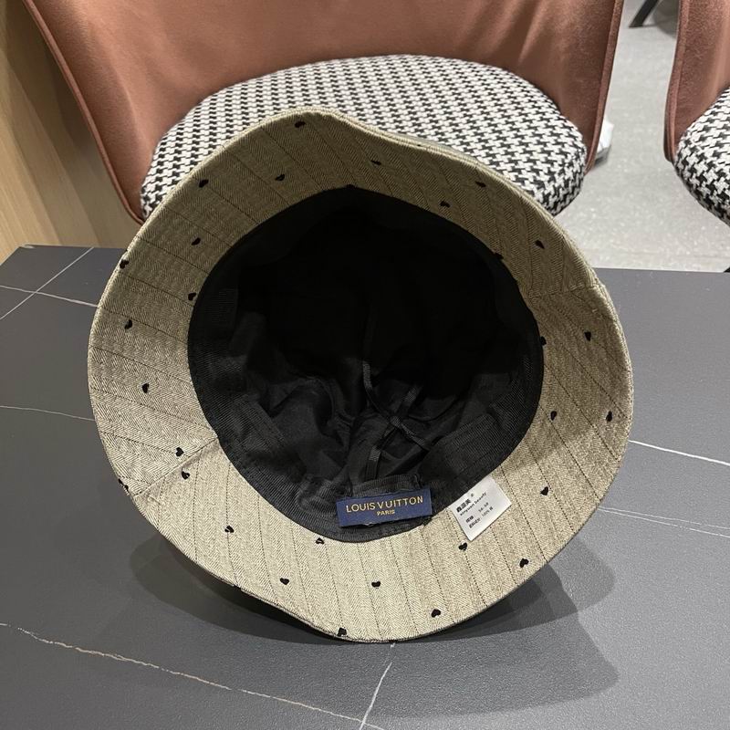 LV hat (954)
