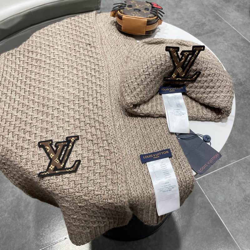 LV scarf hat (168)