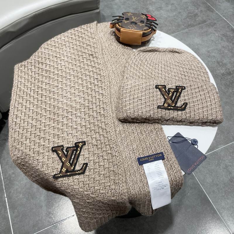 LV scarf hat (169)