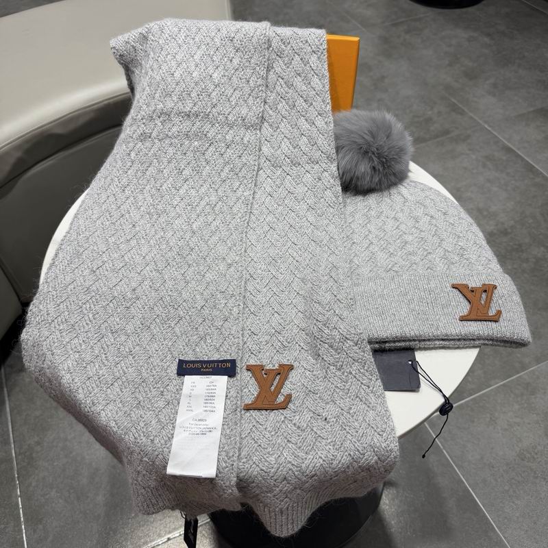 LV scarf hat (366)