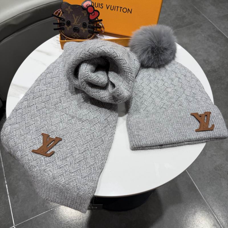 LV scarf hat (372)