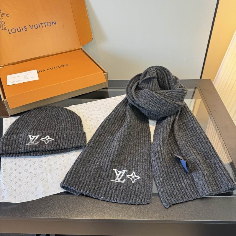 LV scarf hat (632)