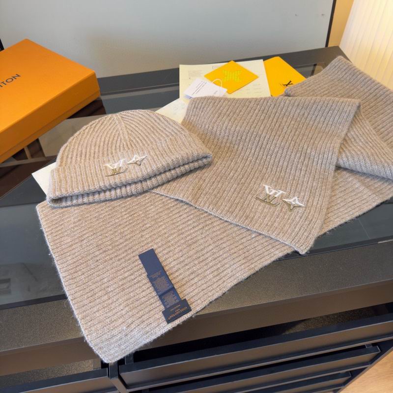LV scarf hat (638)