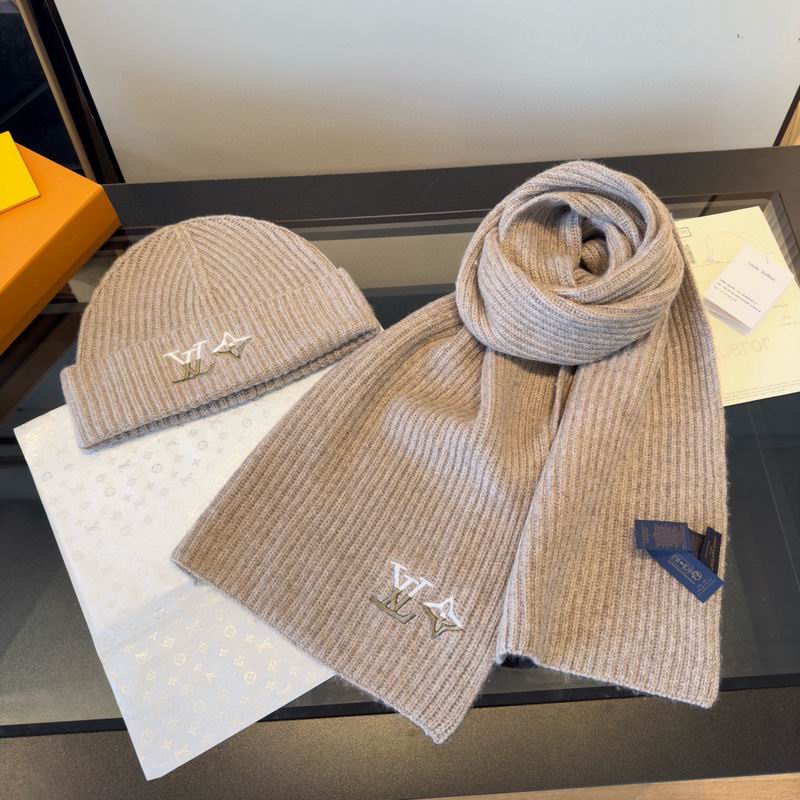 LV scarf hat (640)
